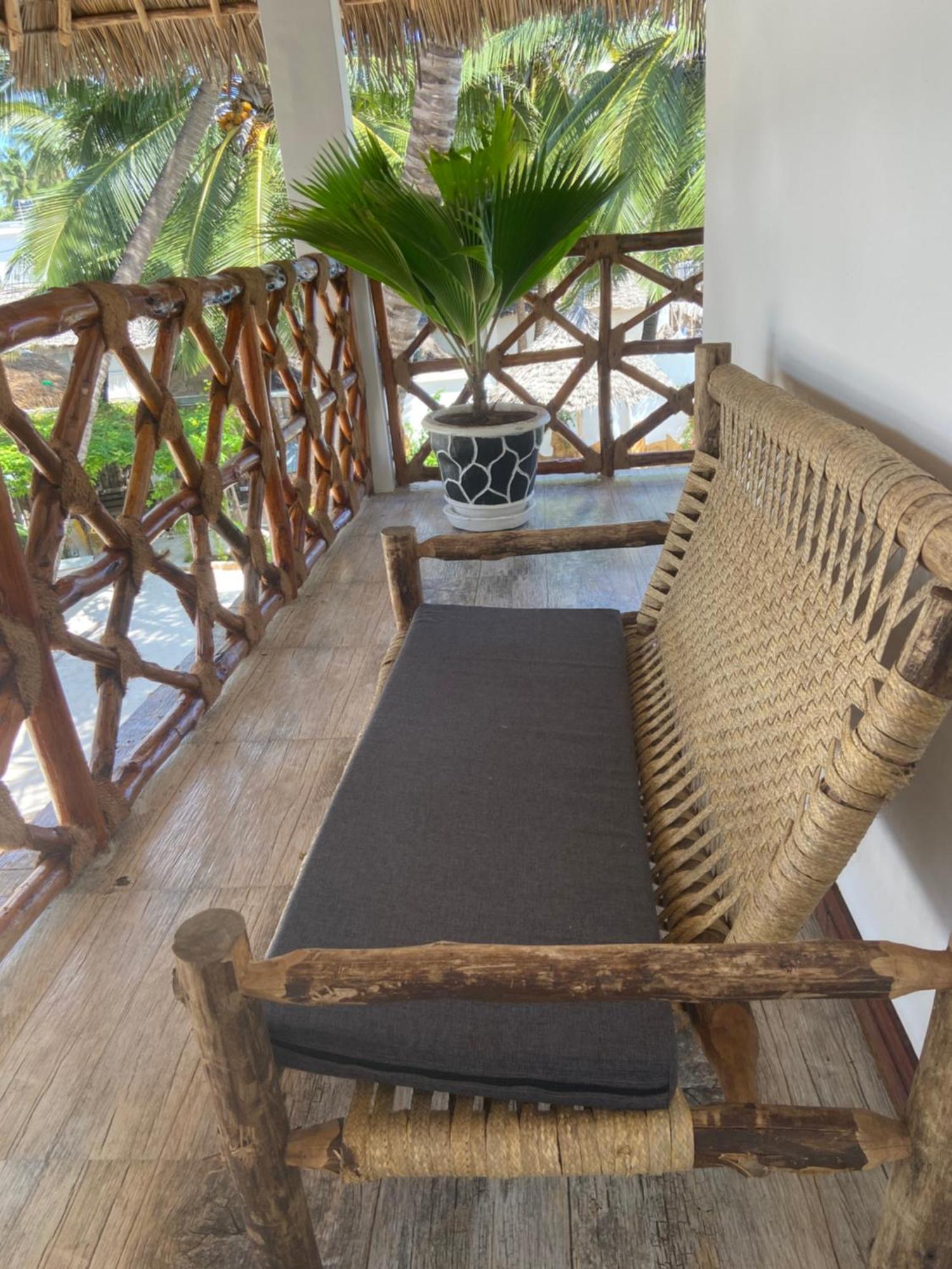 Waka Waka Bed & Breakfast Pwani Mchangani Luaran gambar