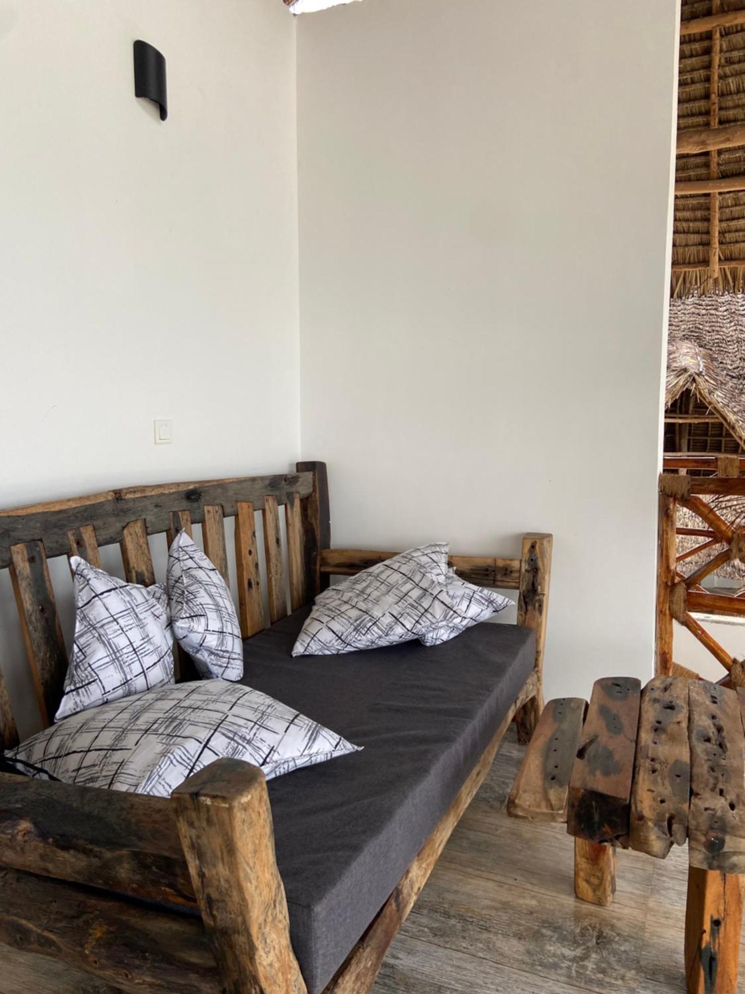 Waka Waka Bed & Breakfast Pwani Mchangani Luaran gambar